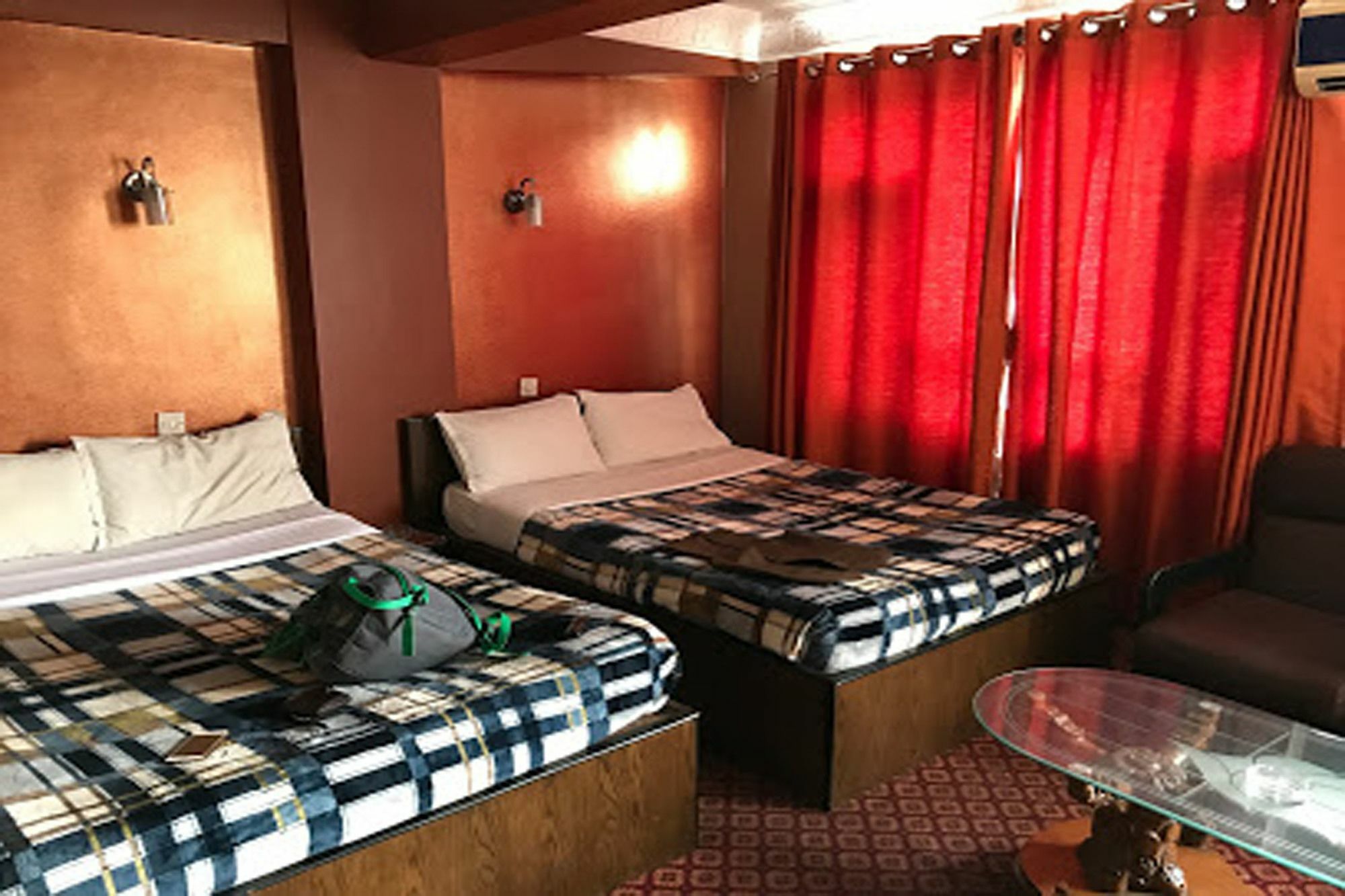 Tirupati Holiday Inn Catmandu Exterior foto